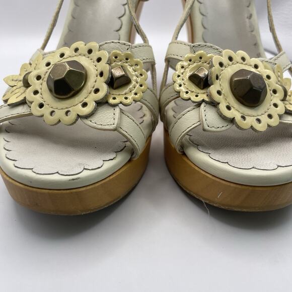 MOSCHINO Cheap and Chic Size 6.5 Leather Sandals Cream Wedge Heel Open Toe - Picture 3 of 9